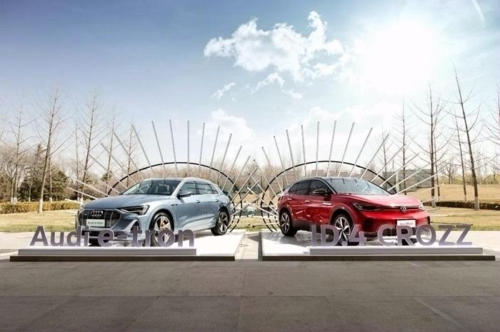 ID.4 CROZZ、Audi e-tron展車